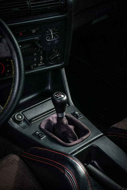 black vehicle gear shift lever